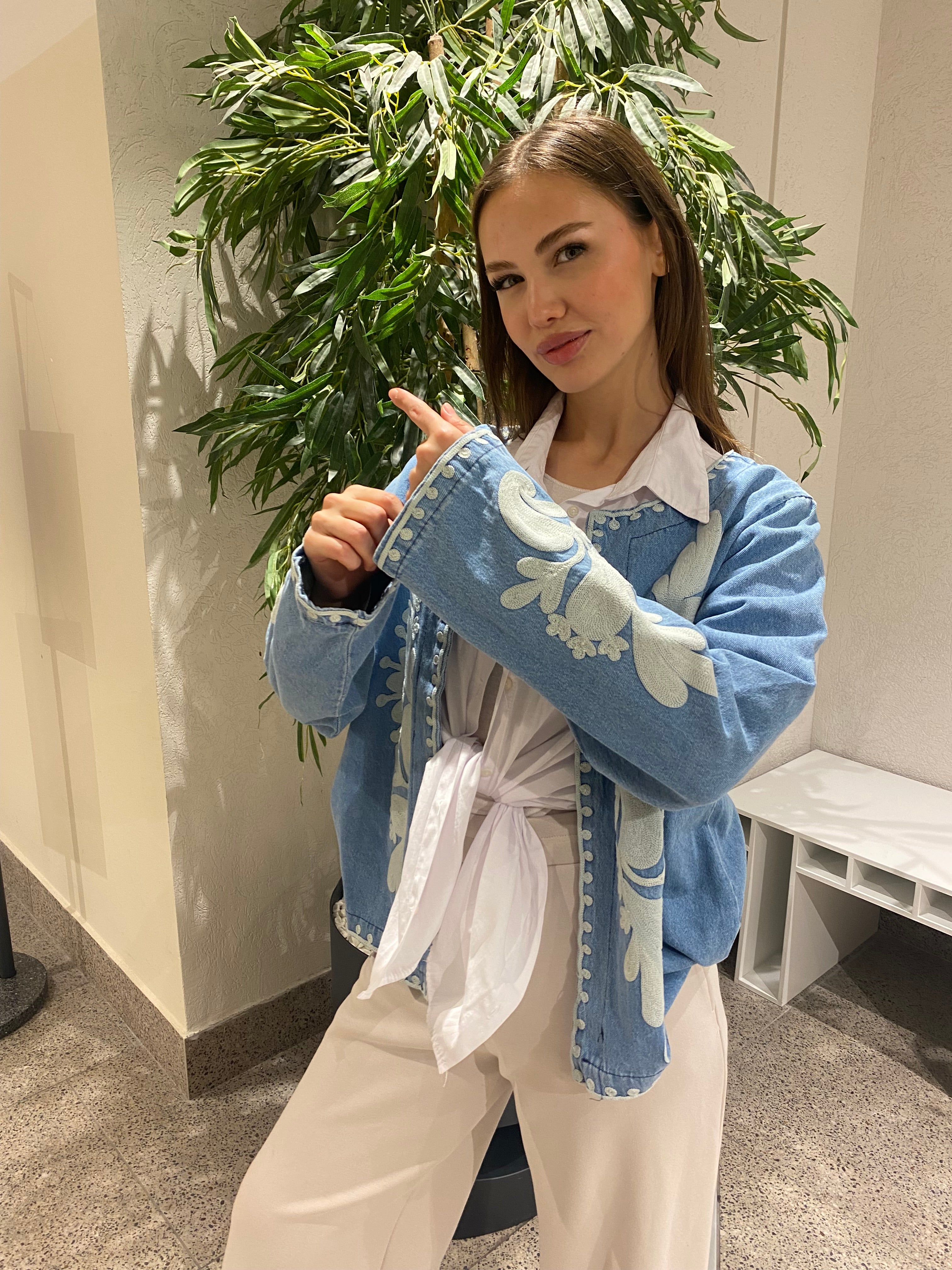 Nakışlı Standart Beden Kadın Denim Ceket